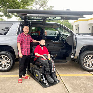 4-wheel-drive-2019-gmc-yukon-xlt-wheelchair-accessible-300